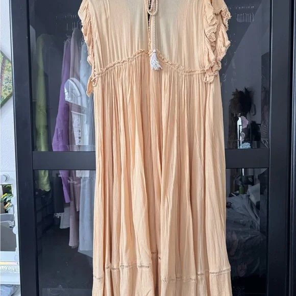 Free People dress, tan, size Large, mid-length for someone who is tall… - Picture 2 of 3